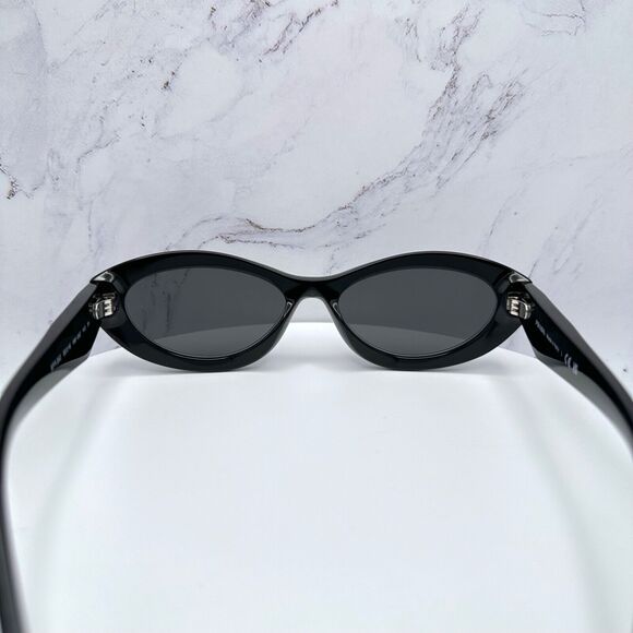 New Prada Sunglasses - Picture 16 of 16